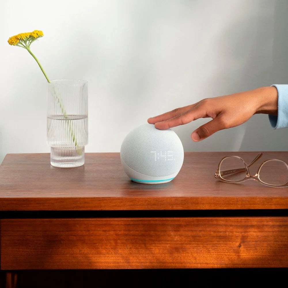 White Smart Speaker with Clock Q1196