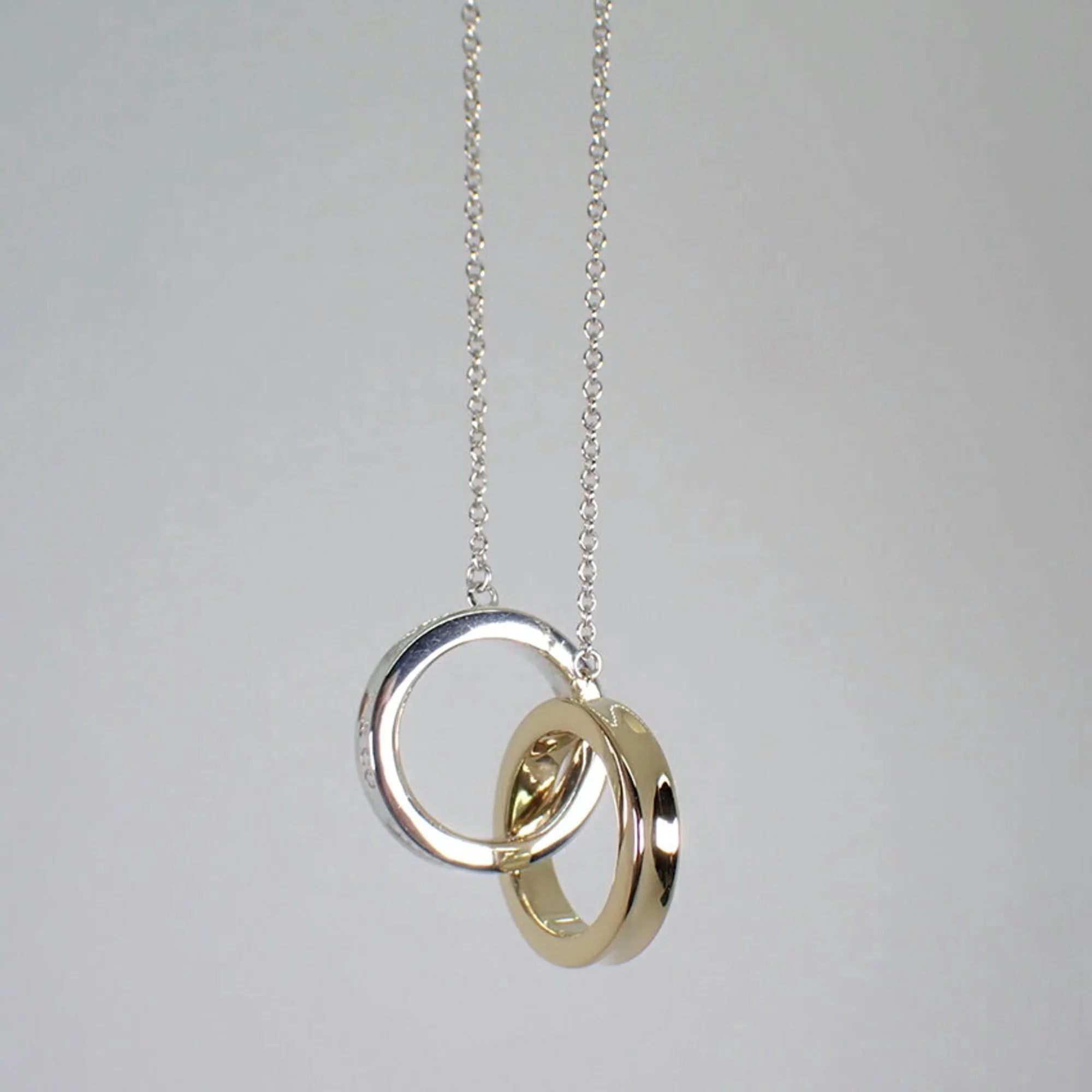 Interlocking Circle Necklace O925