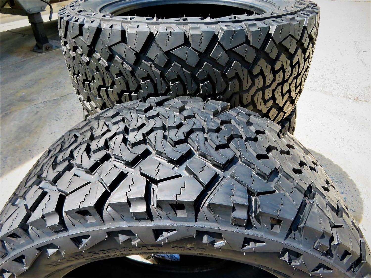 All-Terrain Light Truck Radial Tire LT285/70R17 Load Range E 10-Ply BSW M723