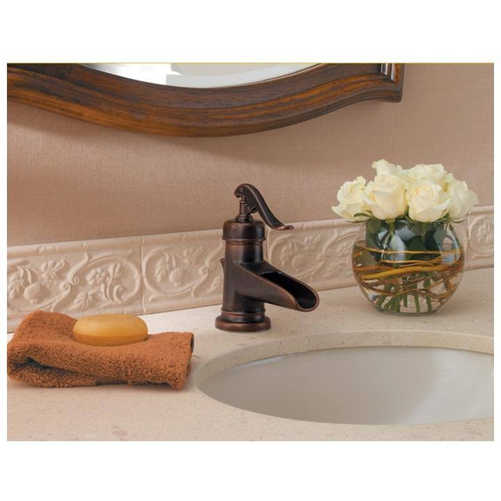 Polished Chrome Single-Handle Bathroom Faucet R517