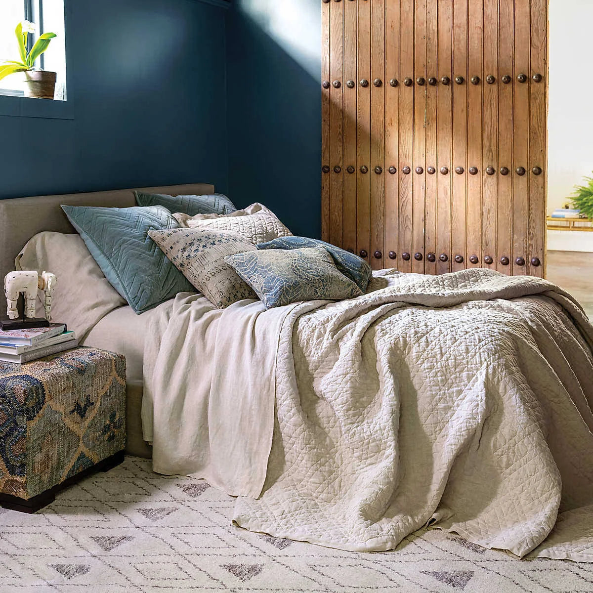 Twin Washed Linen Quilt L940243