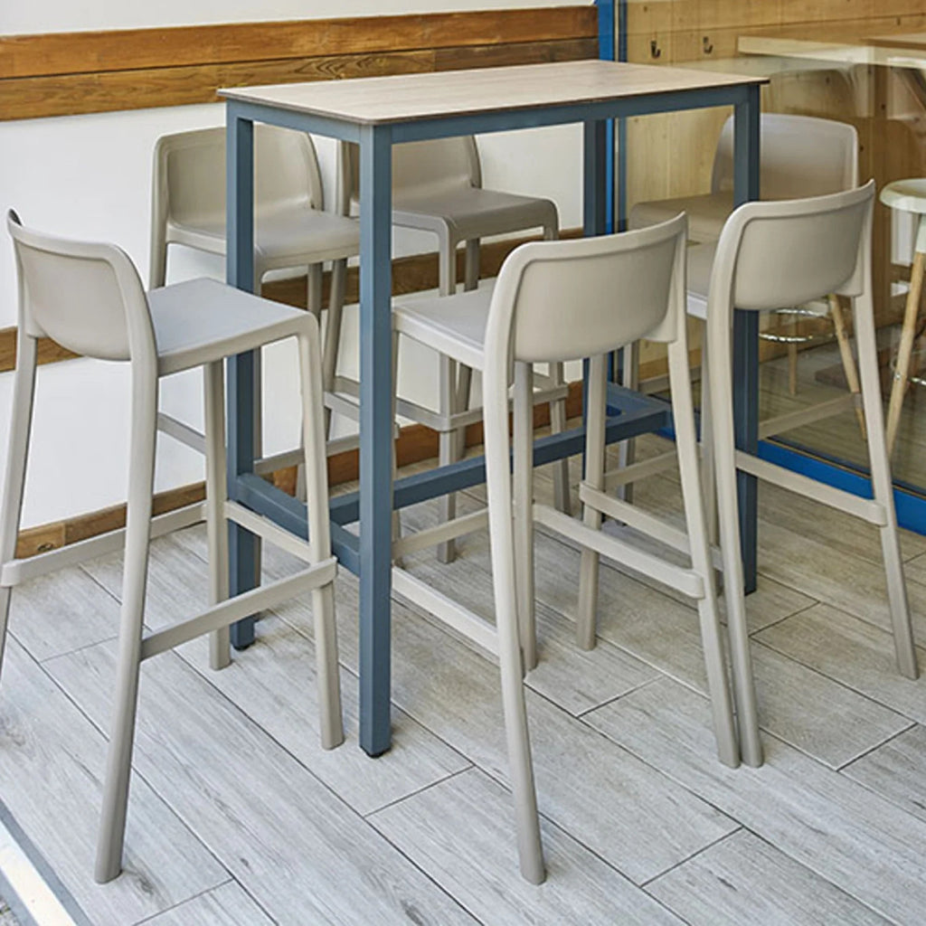 Outdoor Bar Stools Set of 4 with Footrest P3221
