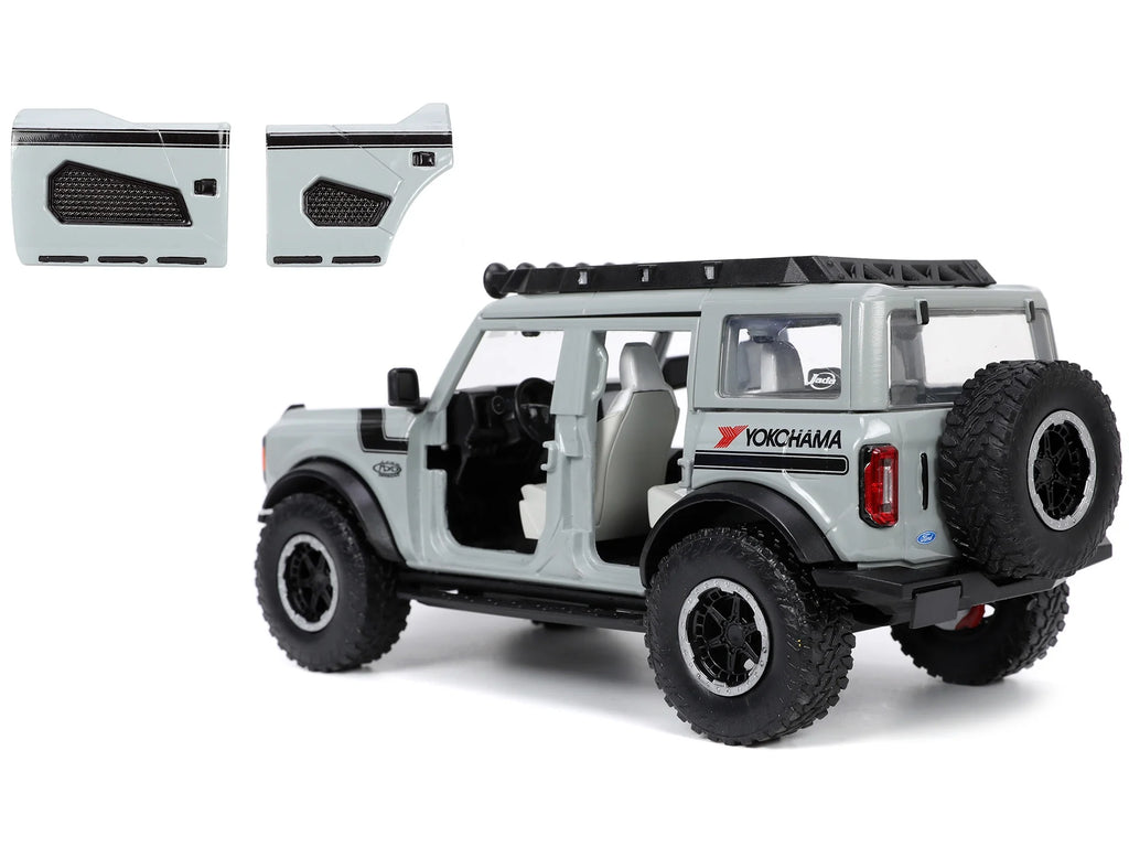 1/24 Diecast Model Car C8628