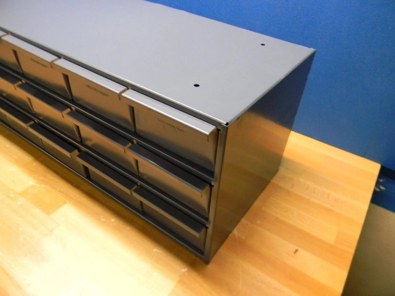 Drawer Cabinet 18 J6439