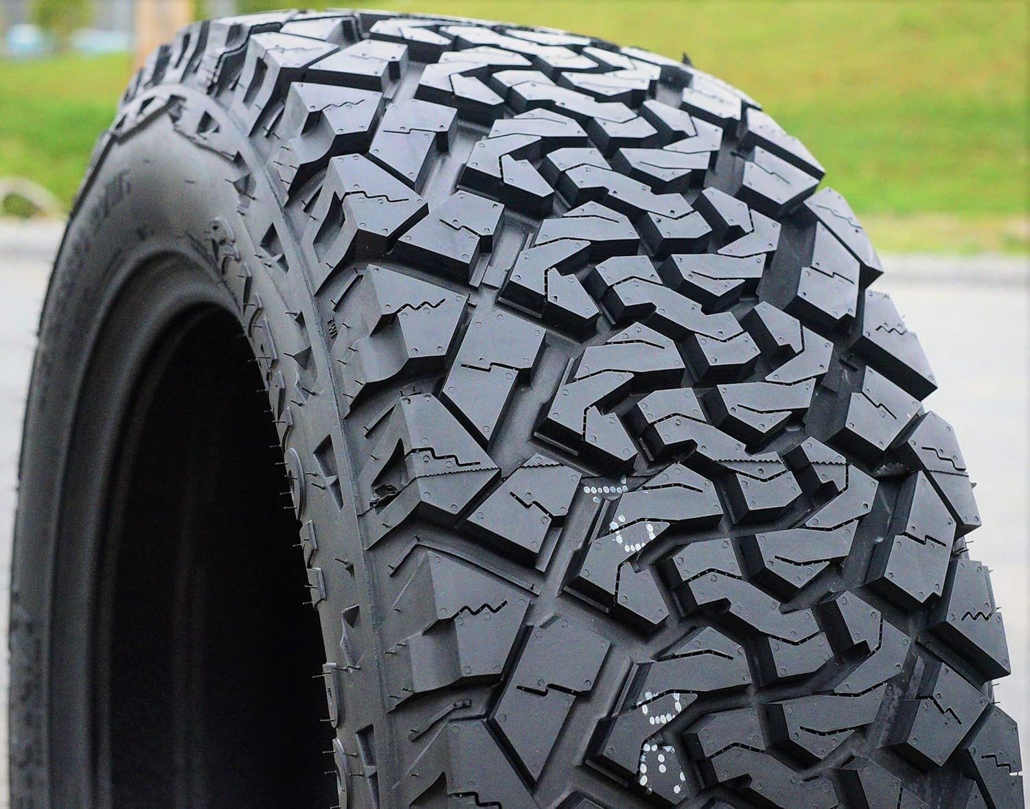 All-Terrain Light Truck Radial Tire LT285/70R17 Load Range E 10-Ply BSW M723