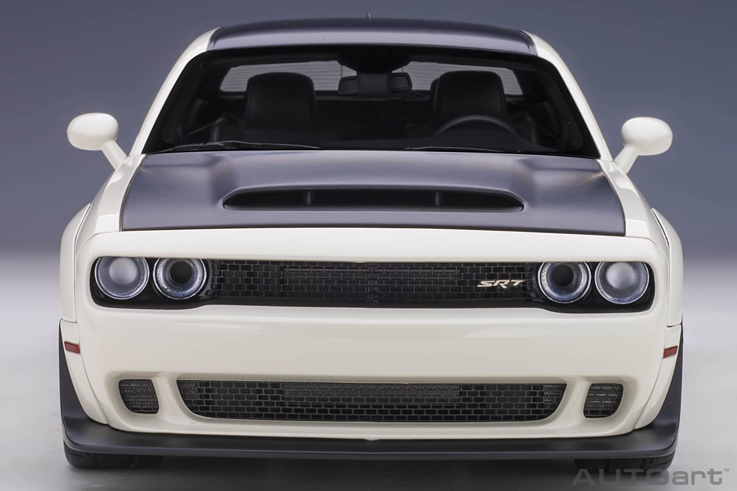 White and Satin Black 1/18 Model Car A634734
