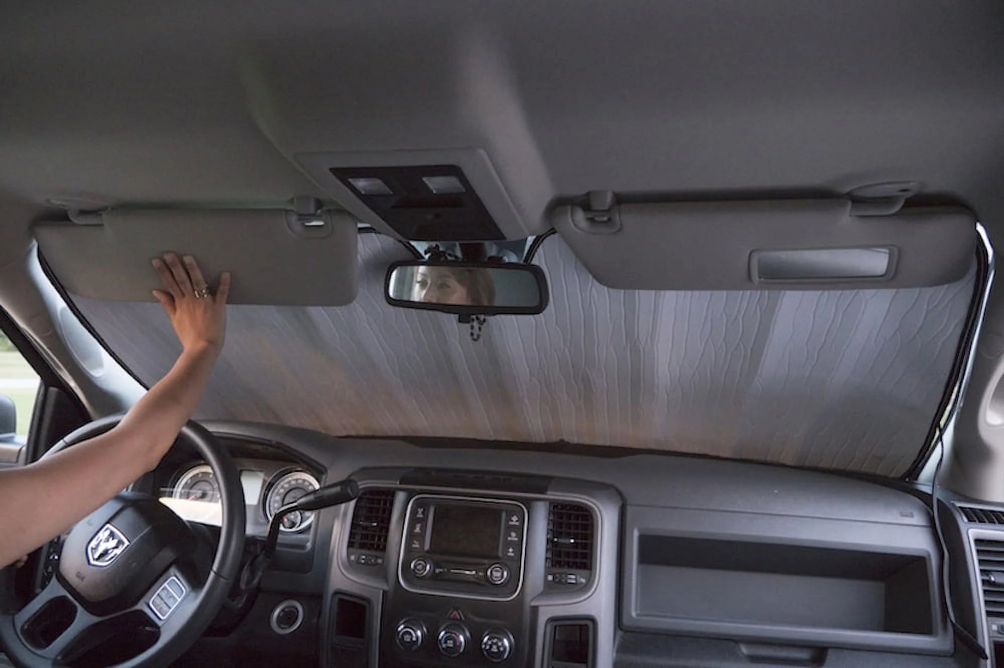 Custom Fit Windshield Sunshade Y959